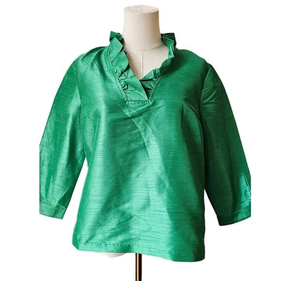 Crown & Ivy Green Shiny Ruffle V-Neck 3/4 Sleeve Holiday Top Size Petite Medium - Picture 1 of 7